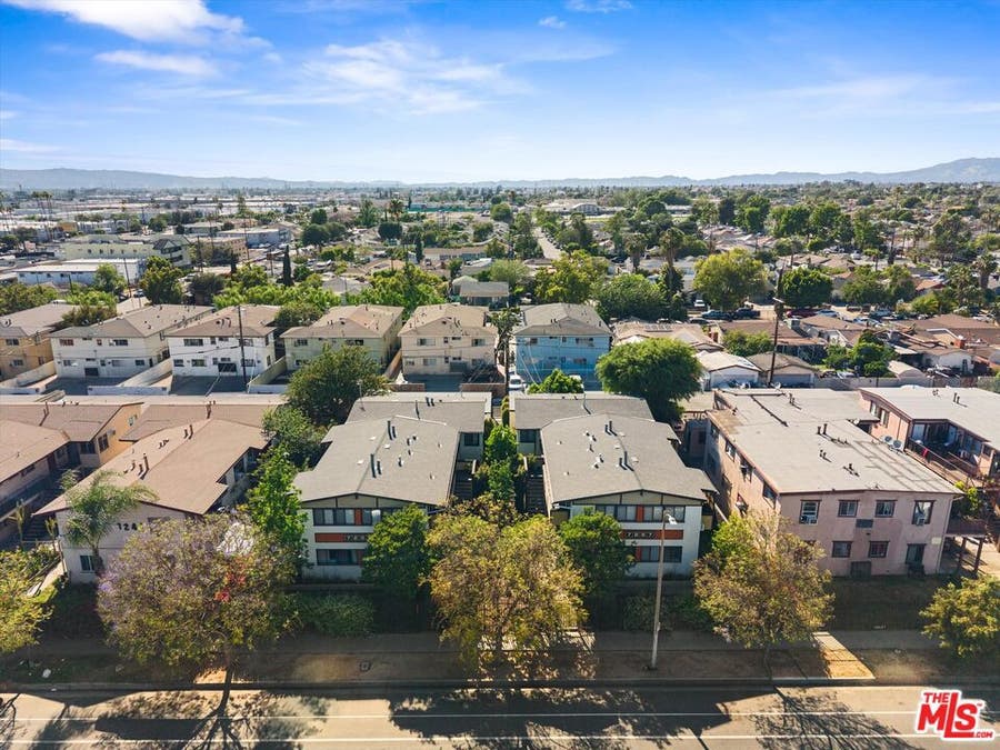 Property photo for 7253 Vineland Avenue, Sun Valley, CA
