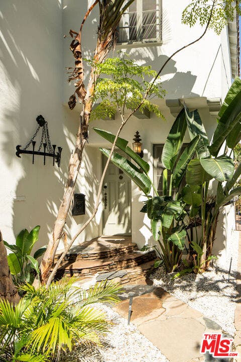 Property photo for 2320 N Beachwood Drive, Los Angeles, CA