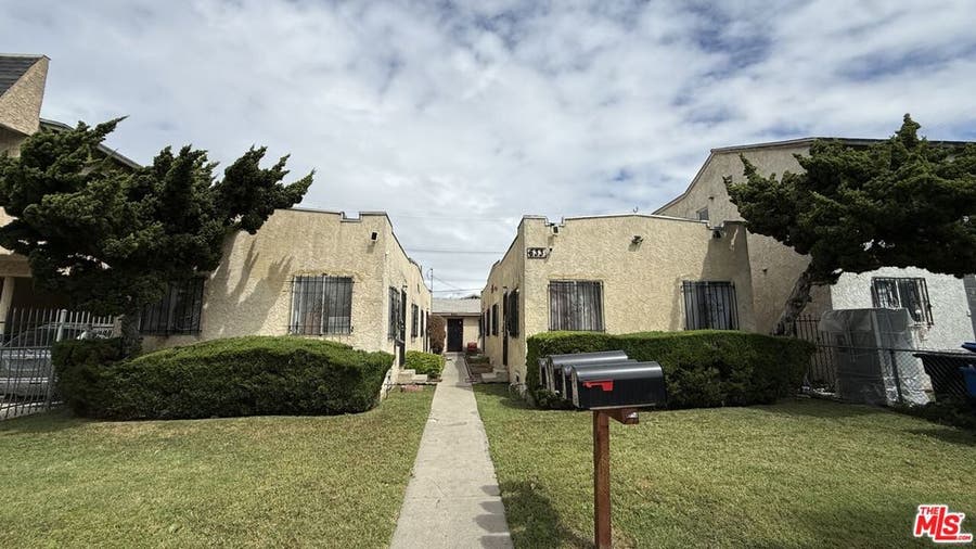 Property photo for 633 W 79th Street, Los Angeles, CA