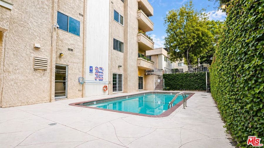 Property photo for 5139 Balboa Boulevard, #12, Encino, CA