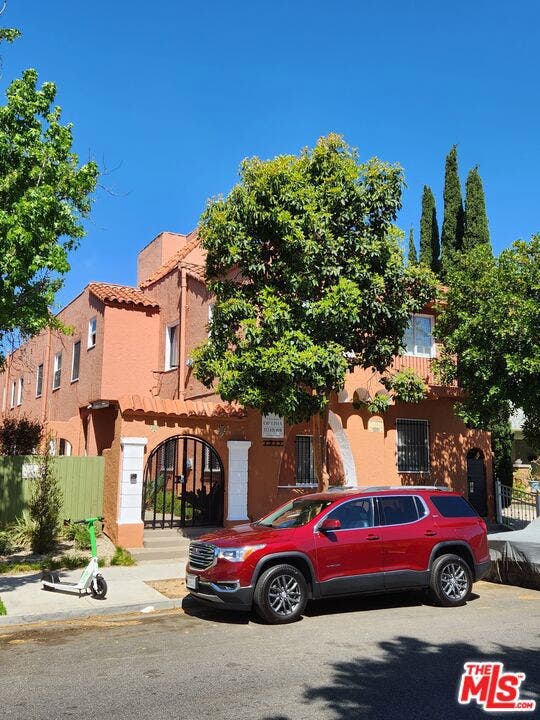 Property photo for 1217 Cedar Avenue, Long Beach, CA