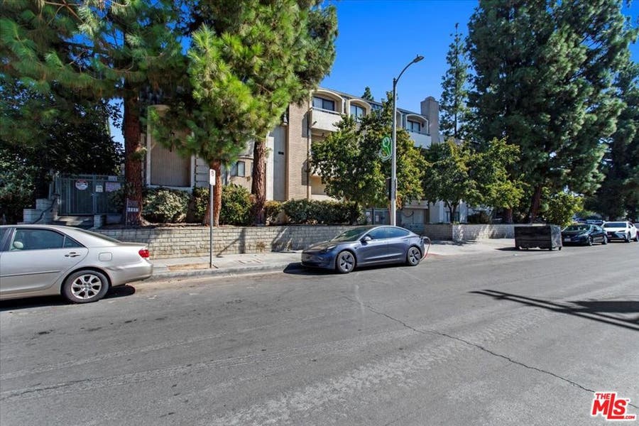 Property photo for 7230 Kelvin Avenue, #6, Winnetka, CA