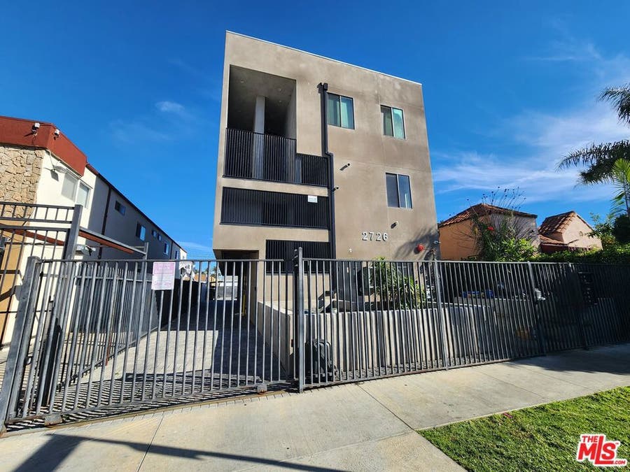 Property photo for 2726 S Cochran Avenue, #101, Los Angeles, CA