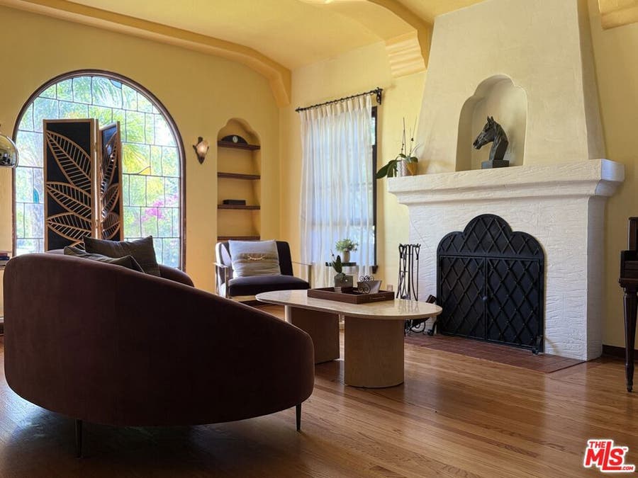 Property photo for 923 Alma Street, Glendale, CA