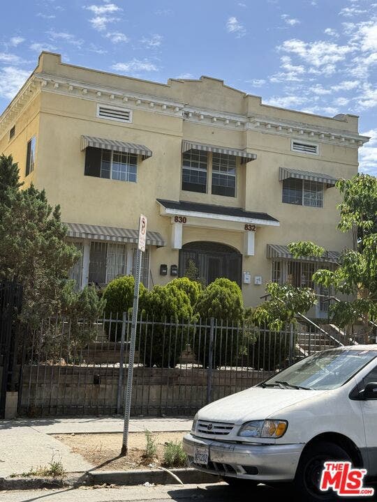 Property photo for 832 S Catalina Street, Los Angeles, CA