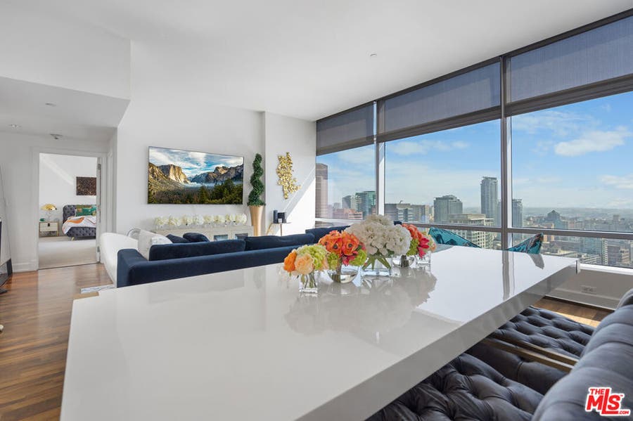 Property photo for 900 W Olympic Boulevard, #31i, Los Angeles, CA