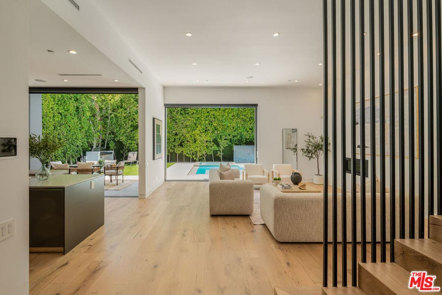 Property photo for 637 N Crescent Heights Boulevard, Los Angeles, CA