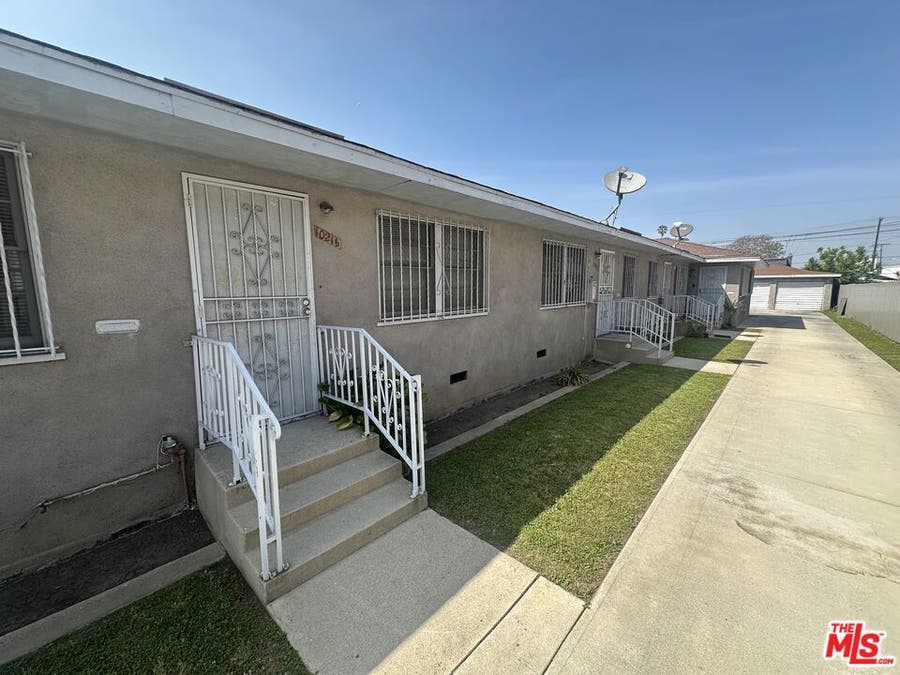 Property photo for 1021 W 90th Street, Los Angeles, CA