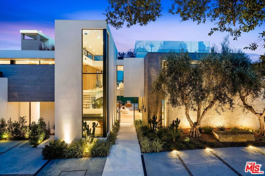 Property photo for 1830 Mango Way, Los Angeles, CA
