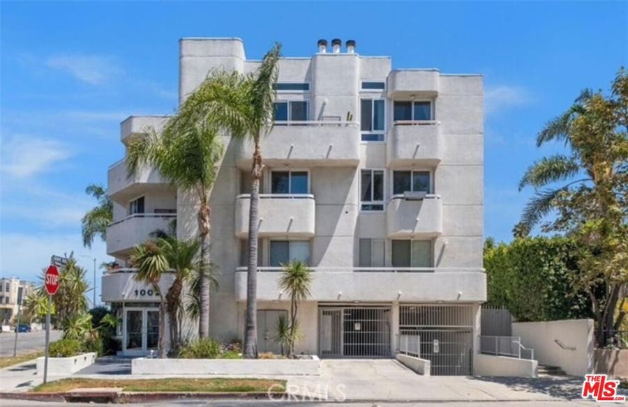 Property photo for 1002 S Burnside Avenue, #204, Los Angeles, CA