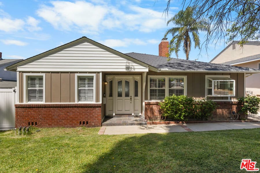 Property photo for 9811 N Cabanas Avenue, Tujunga, CA