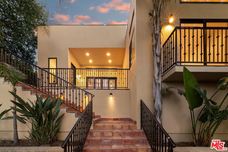 Property photo for 22202 Avenue San Luis, Woodland Hills, CA