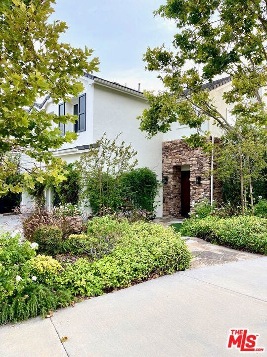 Property photo for 991 Deerhill Road, Oak Park, CA