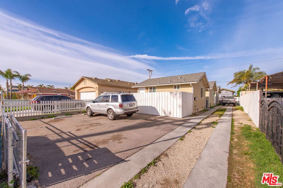 Property photo for 117 S Hayes Avenue, Oxnard, CA