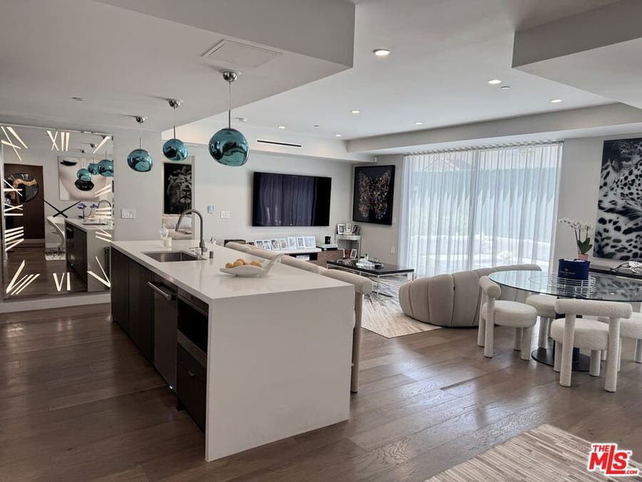 Property photo for 1017 N Croft Avenue, #103, Los Angeles, CA