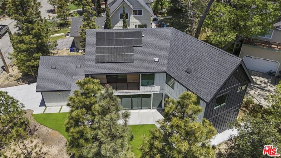 Property photo for 1021 Teakwood Drive, Lake Arrowhead, CA
