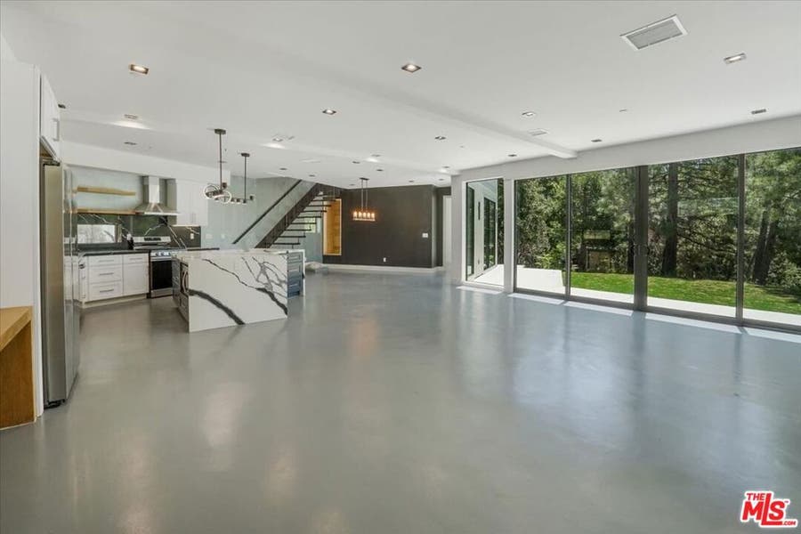 Property photo for 1021 Teakwood Drive, Lake Arrowhead, CA