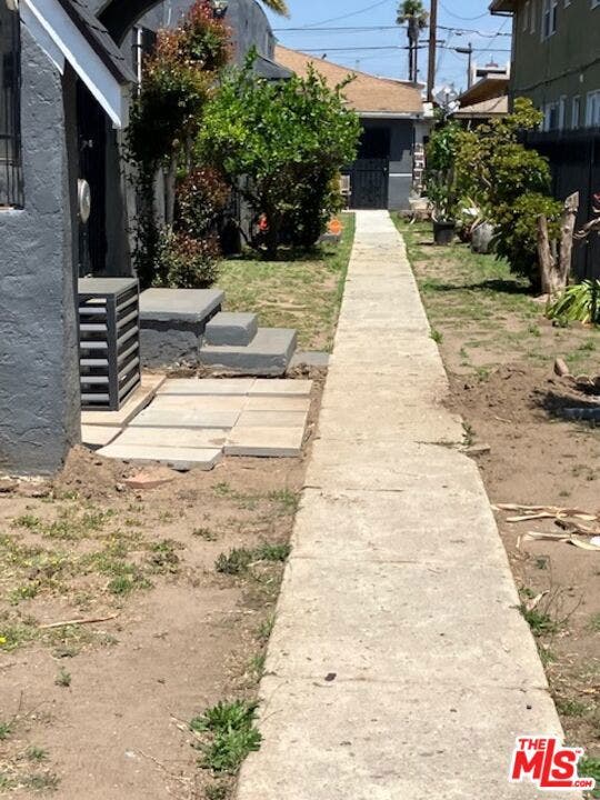 Property photo for 429 W Queen Street, Inglewood, CA