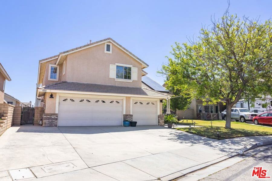 Property photo for 42310 Daniel Drive, Lancaster, CA