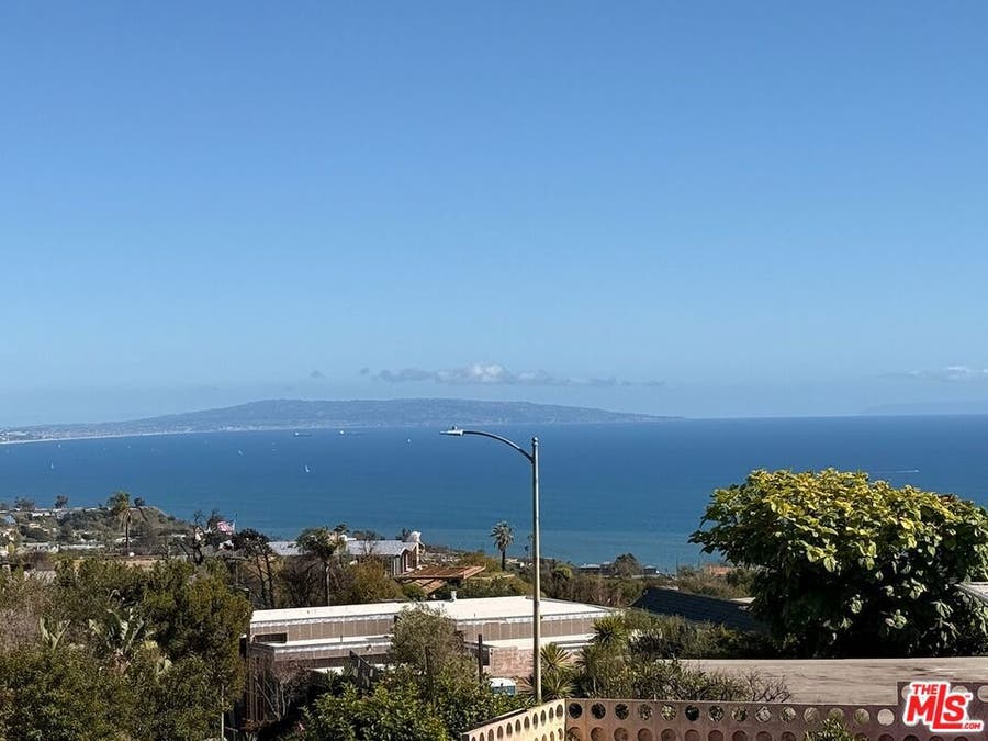 Property photo for 1073 Glenhaven Drive, Pacific Palisades, CA