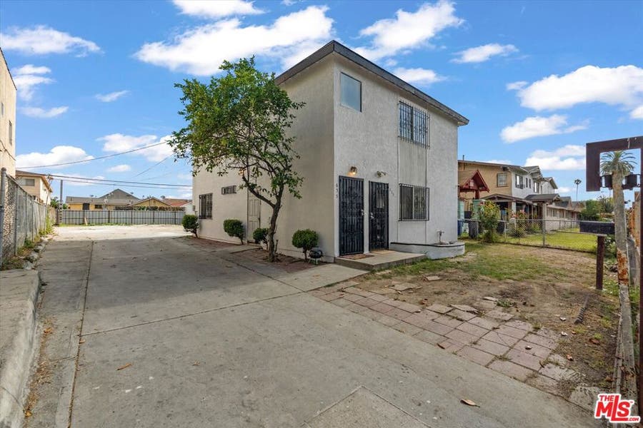 Property photo for 633 W 75th Street, Los Angeles, CA