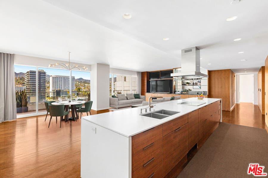 Property photo for 6250 Hollywood Boulevard, #14D, Los Angeles, CA