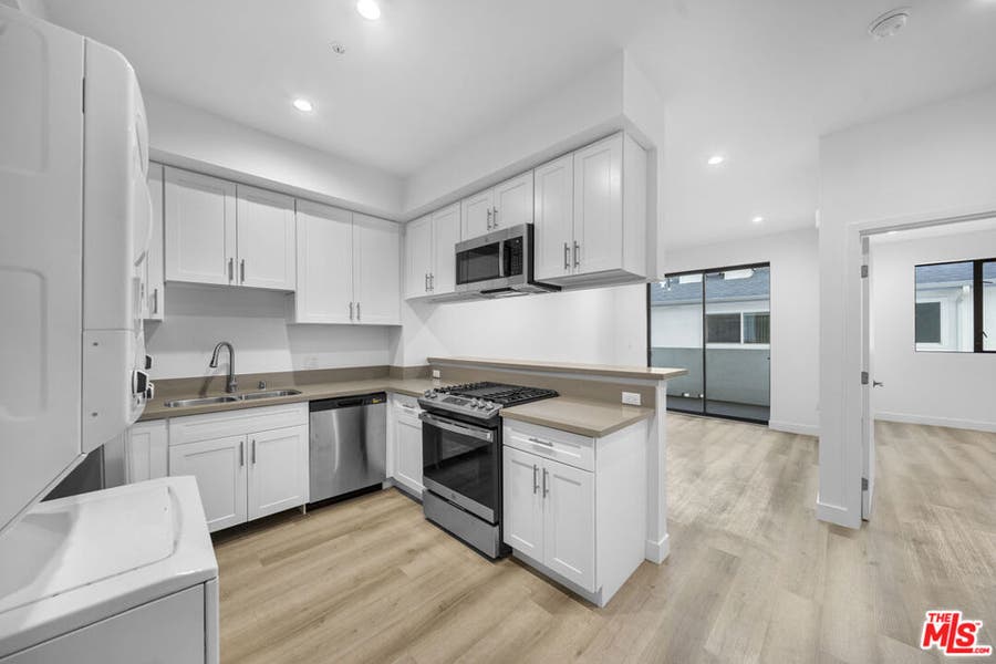Property photo for 5612 Lexington Avenue, #203, Los Angeles, CA