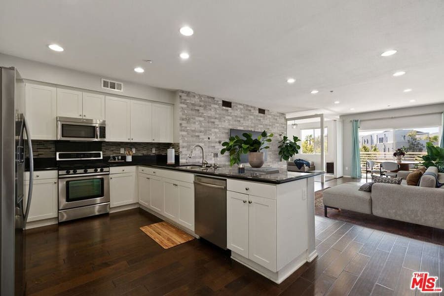 Property photo for 13126 Union Avenue, #203, Hawthorne, CA