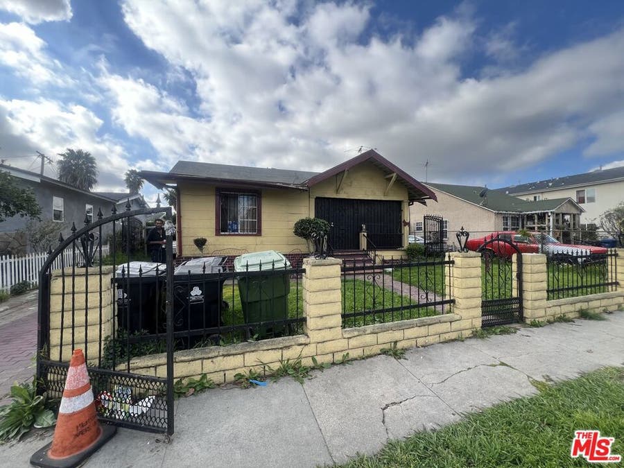 Property photo for 142 W 85th Street, Los Angeles, CA