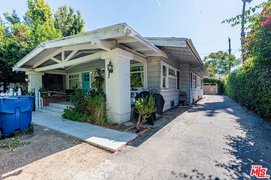Property photo for 1130 N Beachwood Drive, Los Angeles, CA