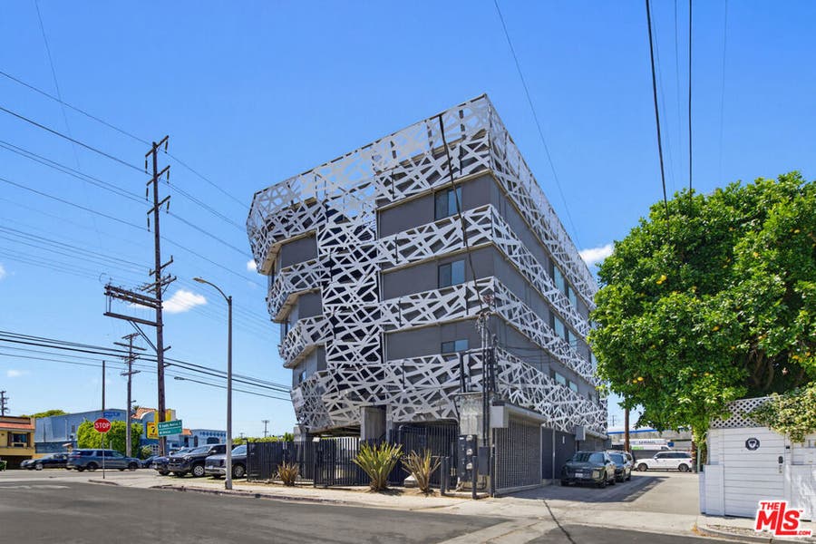Property photo for 2426 Lincoln Boulevard, Venice, CA