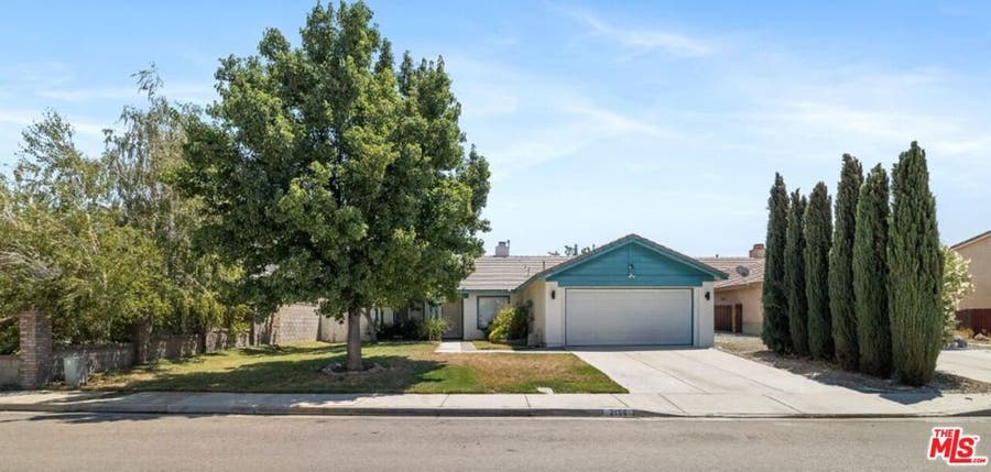 Property photo for 2156 Knollwood Court, Rosamond, CA