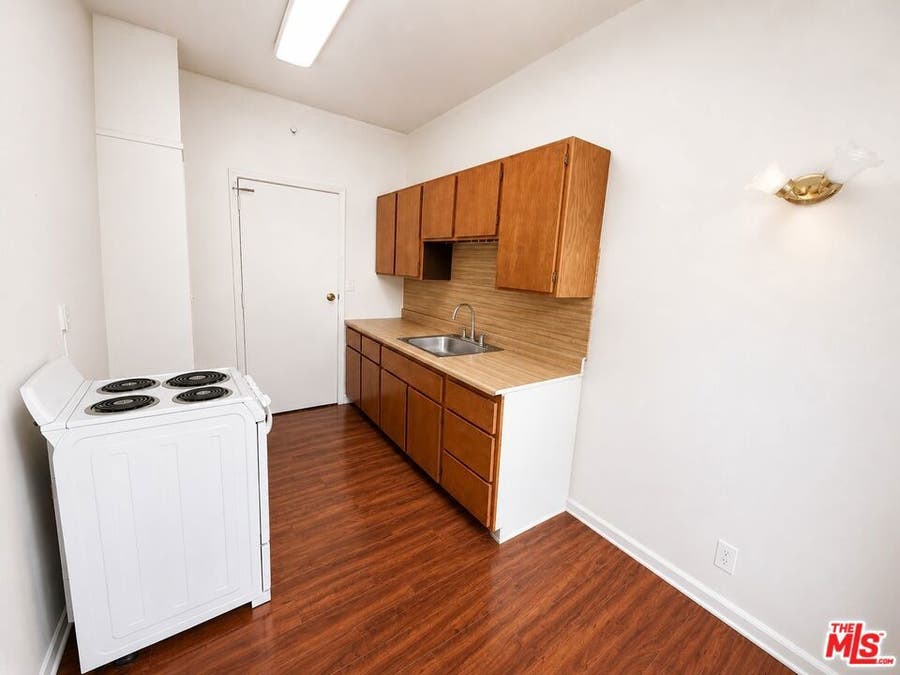 Property photo for 634 S Gramercy Place, #403, Los Angeles, CA