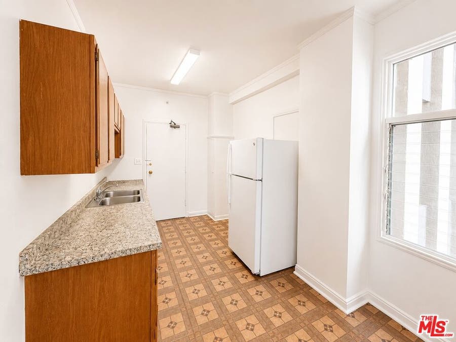 Property photo for 634 S Gramercy Place, #304, Los Angeles, CA