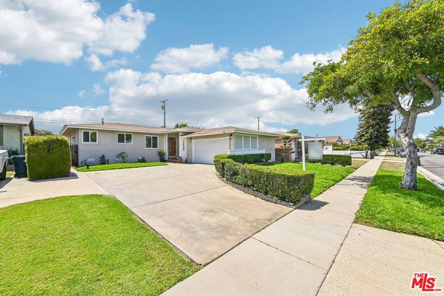 Property photo for 13323 S Saint Andrews Place, Gardena, CA