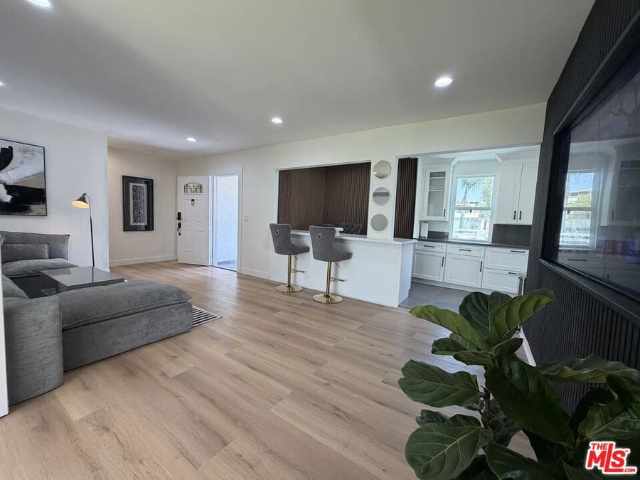 Property photo for 11836 Laurelwood Drive, Studio City, CA