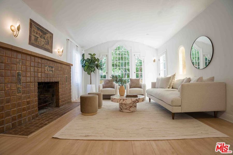 Property photo for 935 Venezia Avenue, Venice, CA