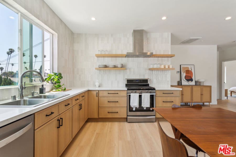 Property photo for 3014 9th Avenue, Los Angeles, CA