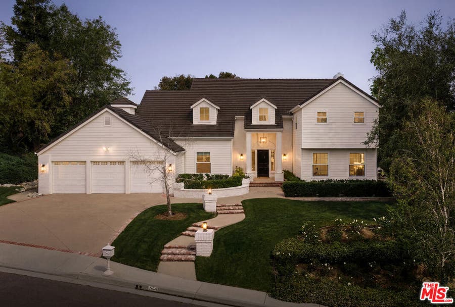 Property photo for 24049 Chestnut Way, Calabasas, CA