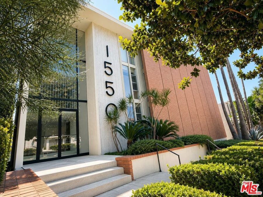 Property photo for 1550 N Laurel Avenue, #301, Los Angeles, CA