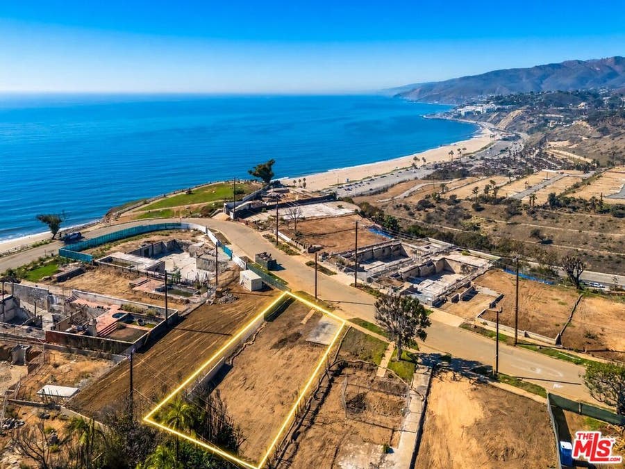 Property photo for 326 Mount Holyoke Avenue, Pacific Palisades, CA