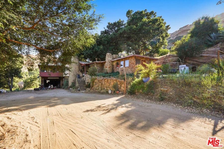 Property photo for 670 Bryant Drive, Canoga Park, CA