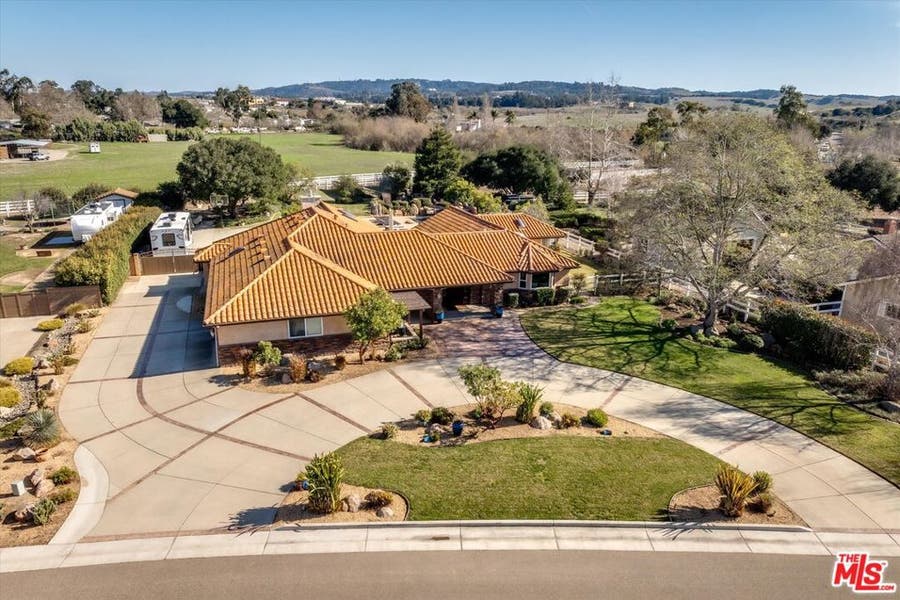 Property photo for 4828 Paint Horse Trail, Santa Maria, CA