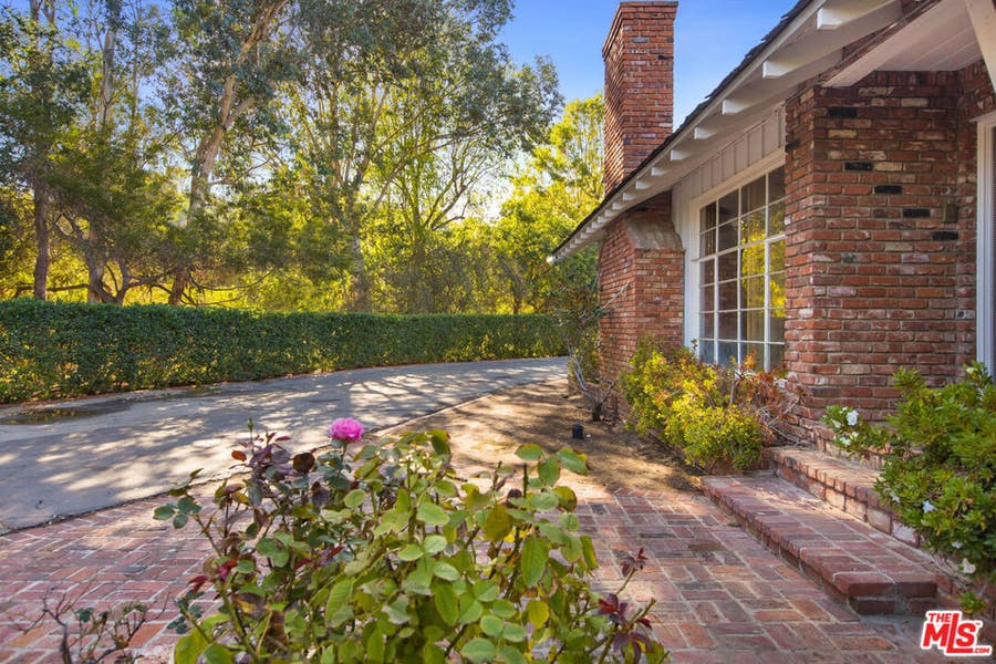 Property photo for 19471 Rosita Street, Tarzana, CA