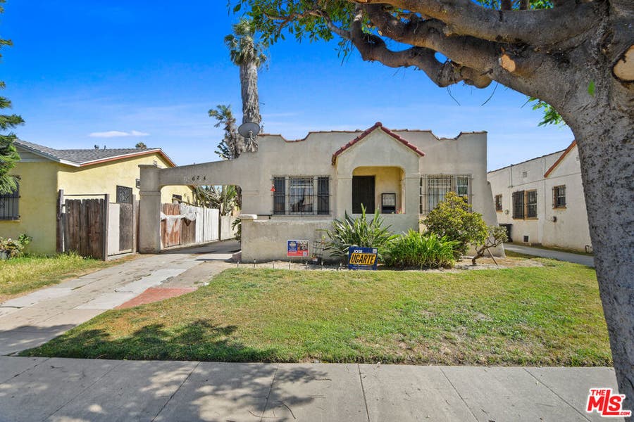 Property photo for 624 E 84th Street, Los Angeles, CA
