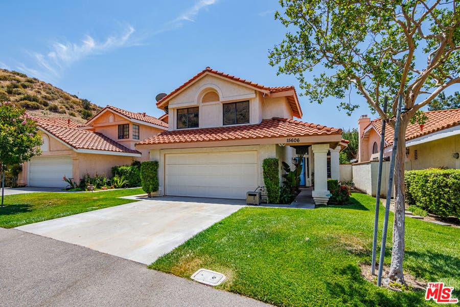 Property photo for 15606 Meadow Drive, Canyon Country, CA