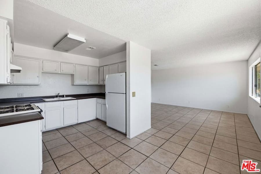 Property photo for 518 E Avenue Q4, #5, Palmdale, CA