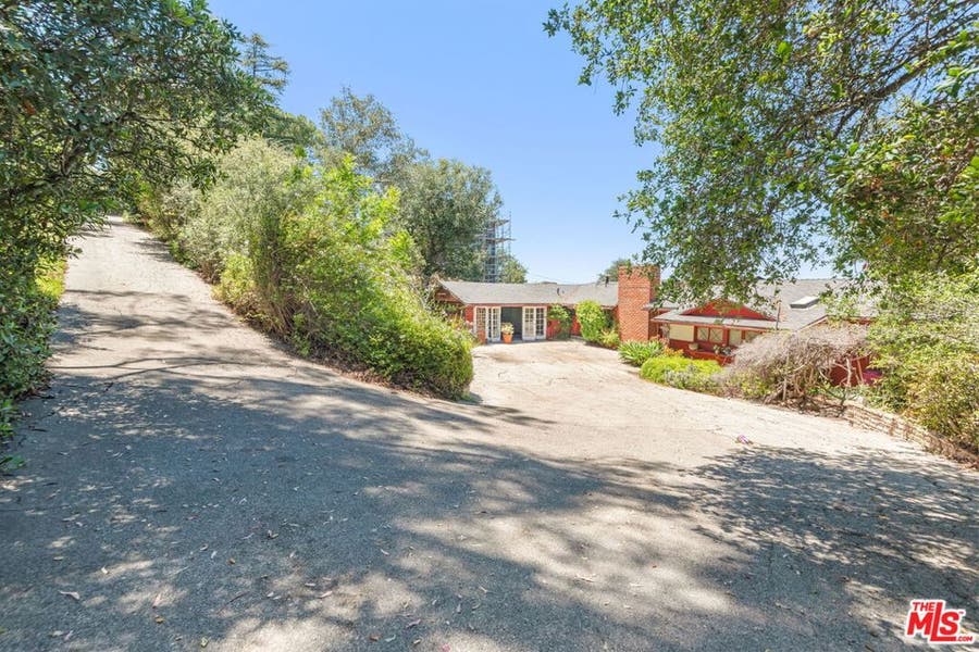 Property photo for 15739 Mulholland Place, Los Angeles, CA
