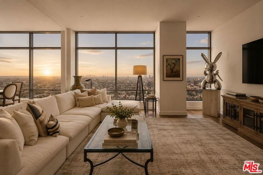 Property photo for 900 W Olympic Boulevard, #29H, Los Angeles, CA