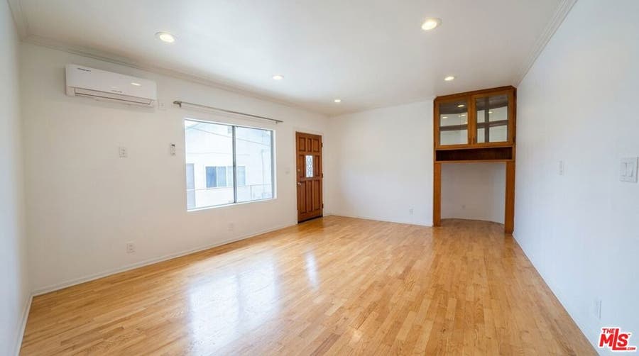 Property photo for 1538 N Mariposa Avenue, Los Angeles, CA